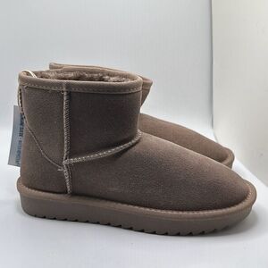 CUSHIONAIRE Women’s Cozy Boot 6 TAUPE
